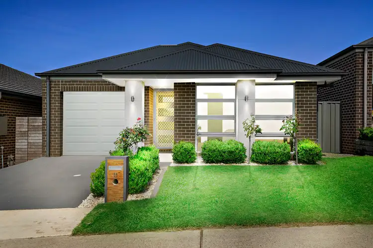 11 Scarborough Rise, Jordan Springs NSW 2747