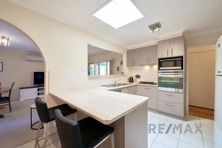 Second view of Homely house listing, 32 Vanessa Drive, Hampton Park VIC 3976