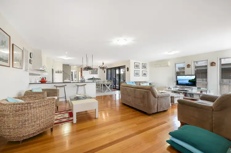 2/4 Catalina Drive, Mudjimba QLD 4564
