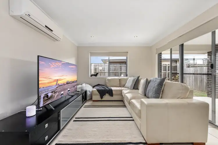 Main view of Homely unit listing, 2/24 Sanctuary Drive, Cranley QLD 4350