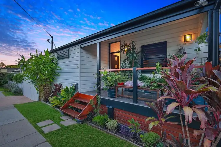 16 Loudon Street, Sandgate QLD 4017
