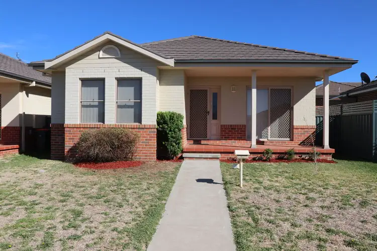 Main view of Homely house listing, 4 The Patio, Hillvue, Tamworth NSW 2340
