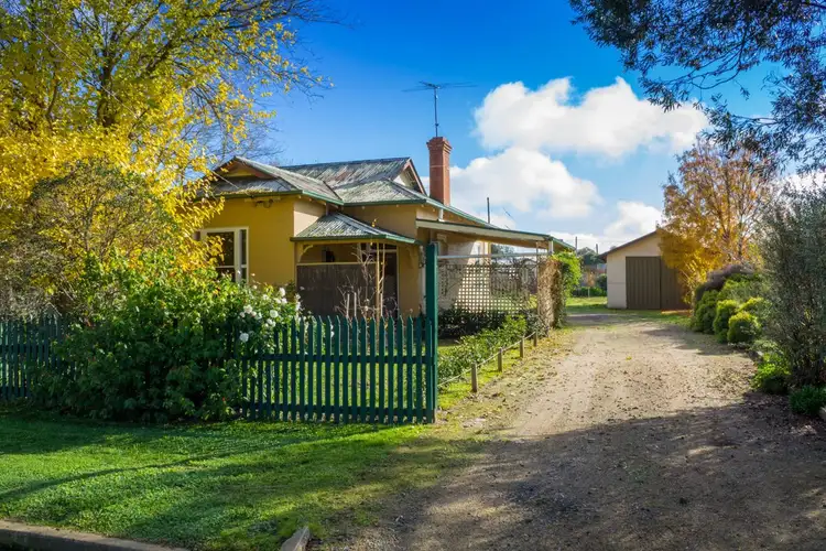 8 Wattle Street, Culcairn NSW 2660
