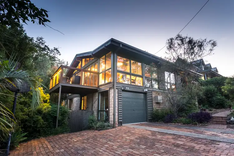 2 Swenson Street, Mount Lofty QLD 4350