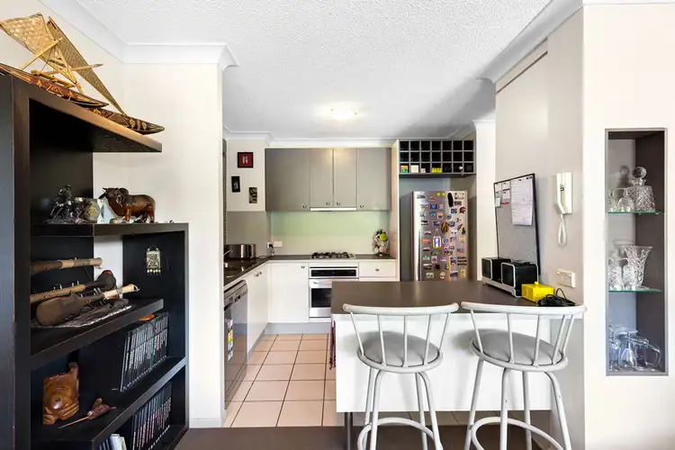 Sixth view of Homely unit listing, z35/11-15 Kitchener Street, Coorparoo QLD 4151