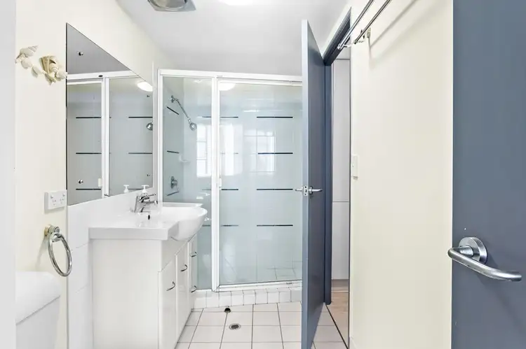 Sixth view of Homely unit listing, 2C/119 Leichardt Street, Spring Hill QLD 4000