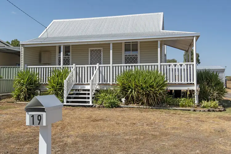 19 Mason Street, Clifton QLD 4361