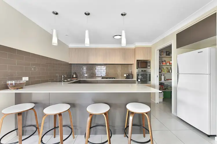 6 McGee Drive, Kearneys Spring QLD 4350