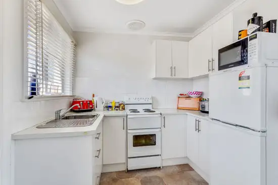 Second view of Homely unit listing, 2/40 Chifley Avenue, Altona VIC 3018