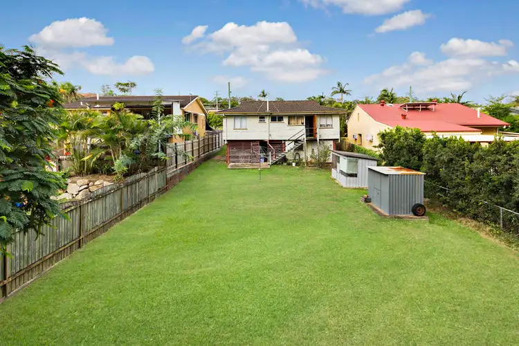 11 Camelia Avenue, Everton Hills QLD 4053