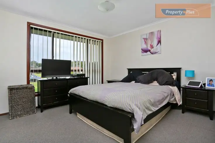 Fifth view of Homely house listing, 2 Ipel Close, St Clair NSW 2759