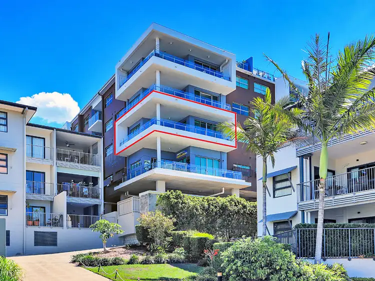 Main view of Homely unit listing, 16/70 Bay Tce, Wynnum QLD 4178