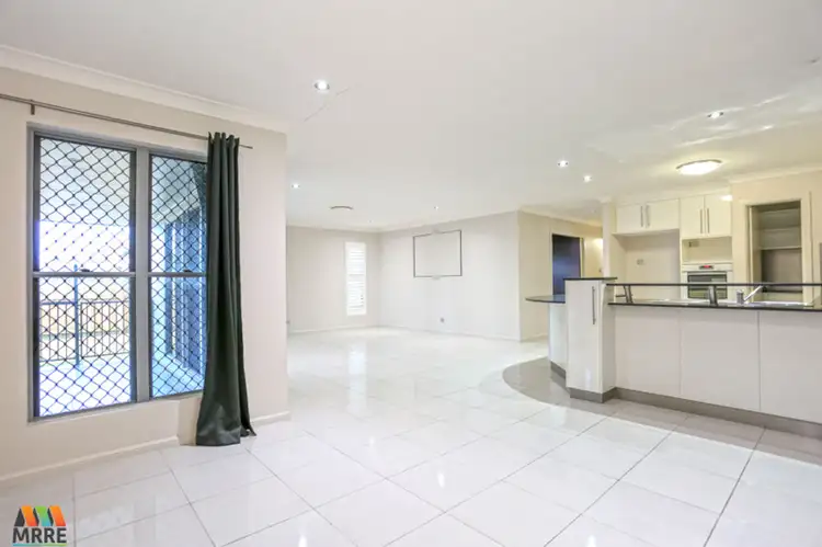 6 Chantilly Court