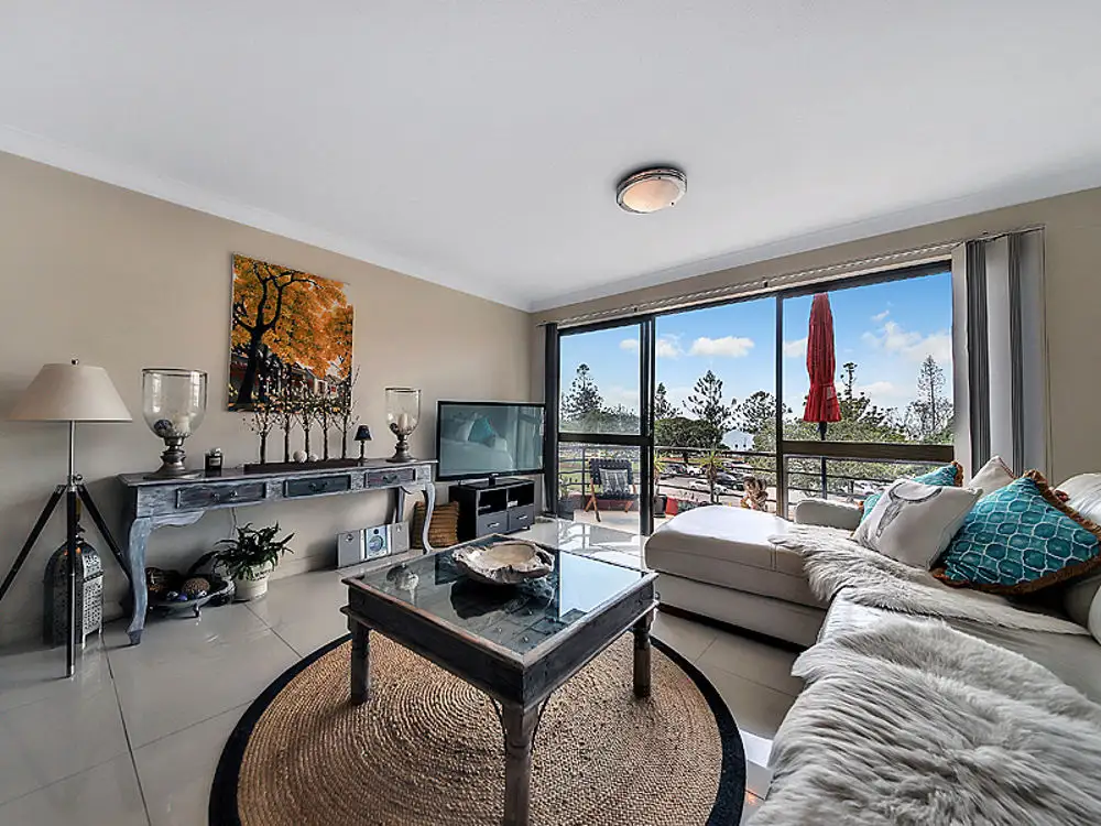 Main view of Homely unit listing, 15/127 Wynnum Esplanade, Wynnum QLD 4178