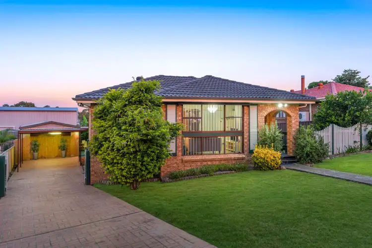 5 Othello Avenue, Rosemeadow NSW 2560