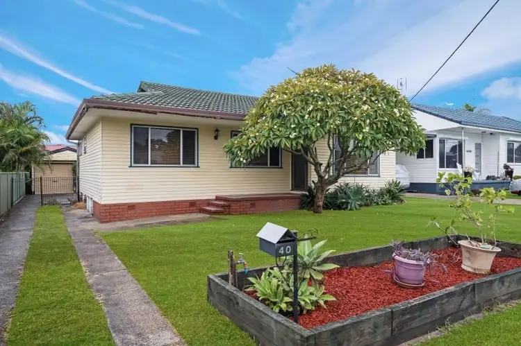 40 Barnard Crescent, Toukley NSW 2263