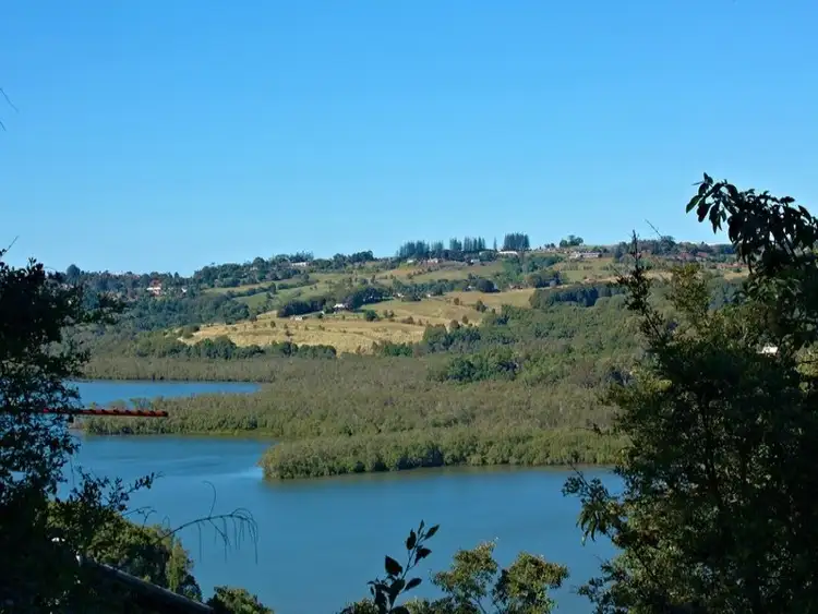 39 Broadwater Esplanade, Bilambil Heights NSW 2486