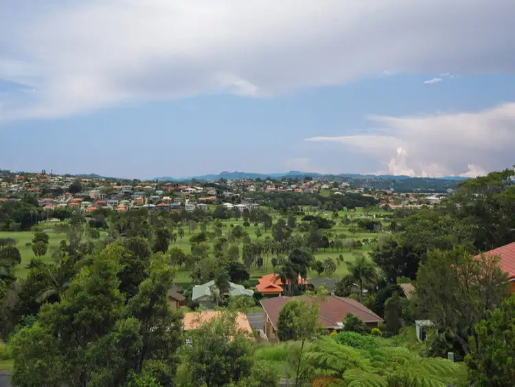 16 Castlecrag Avenue, Banora Point NSW 2486