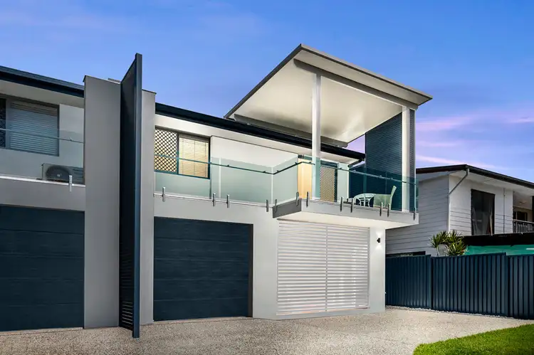 2/22 Beerburrum Street, Dicky Beach QLD 4551