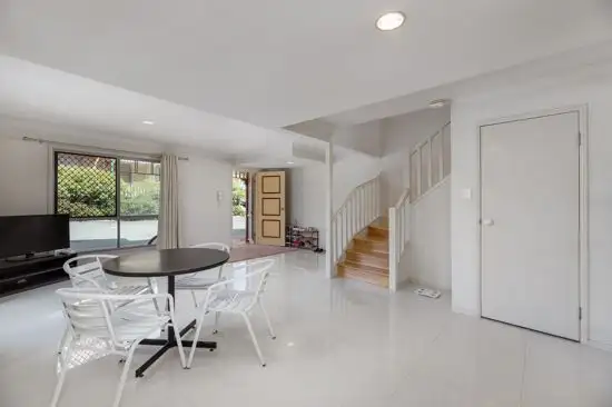 Main view of Homely townhouse listing, 10 Lawrence Close, Robertson QLD 4109