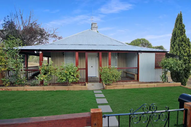 2 Wood Street, Tenterfield NSW 2372