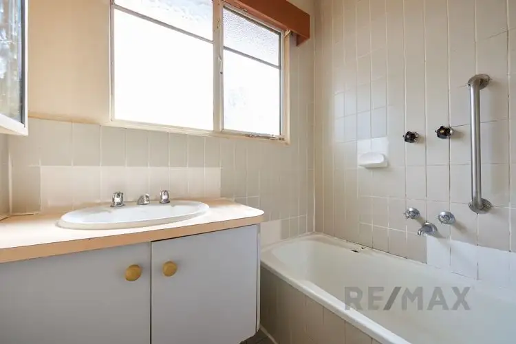 Fifth view of Homely house listing, 2 Tarata Drive, Doveton VIC 3177