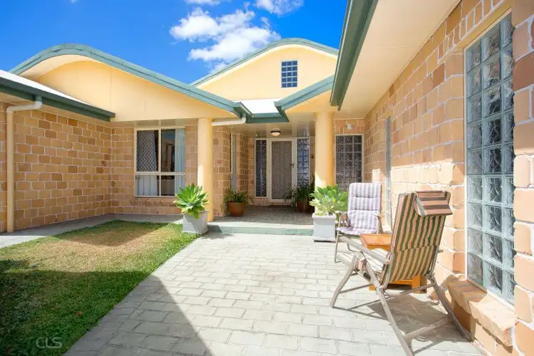 12 Sunbrite Court, Sandstone Point QLD 4511