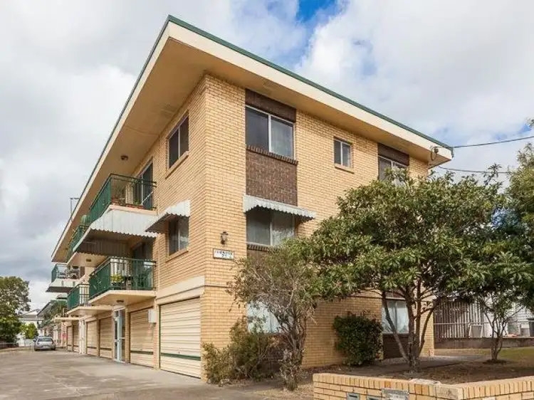 2/77 Kitchener Street, Coorparoo QLD 4151