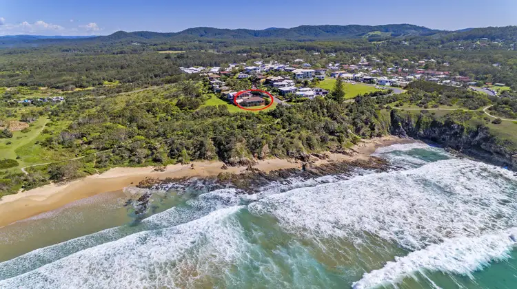 1 Lighthouse Crescent, Emerald Beach NSW 2456