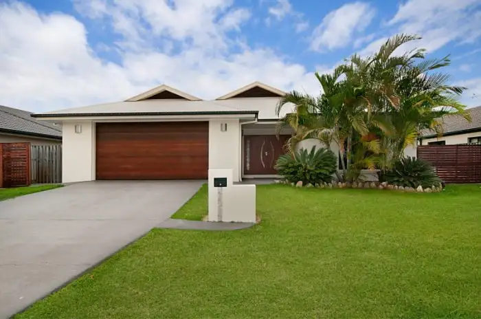 19 Oceanis Dr, Oxenford QLD 4210