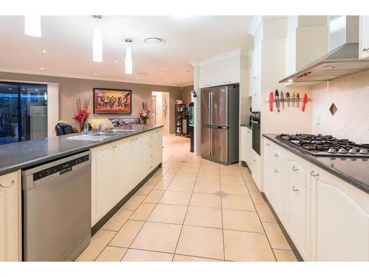 Fifth view of Homely house listing, 8 Kuhler Court, Carindale QLD 4152