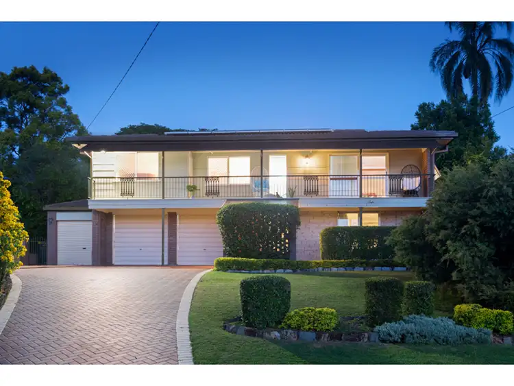 10 Aruma Street, Holland Park West QLD 4121