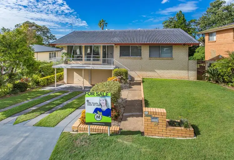 15 Widmark St, Stafford Heights QLD 4053