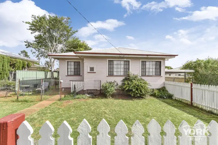 7 Monash Street, Newtown QLD 4350
