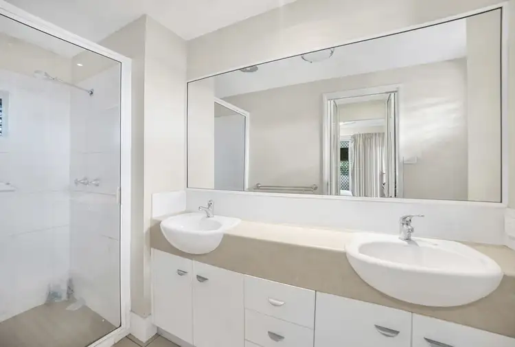 Sixth view of Homely unit listing, 4/16-18 Smith Street, Cairns North QLD 4870