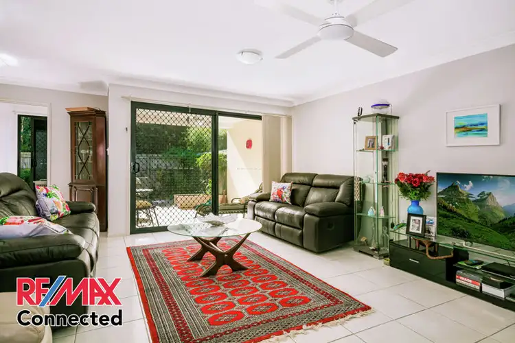 1/4 Lady Bowen Parade, Rothwell QLD 4022