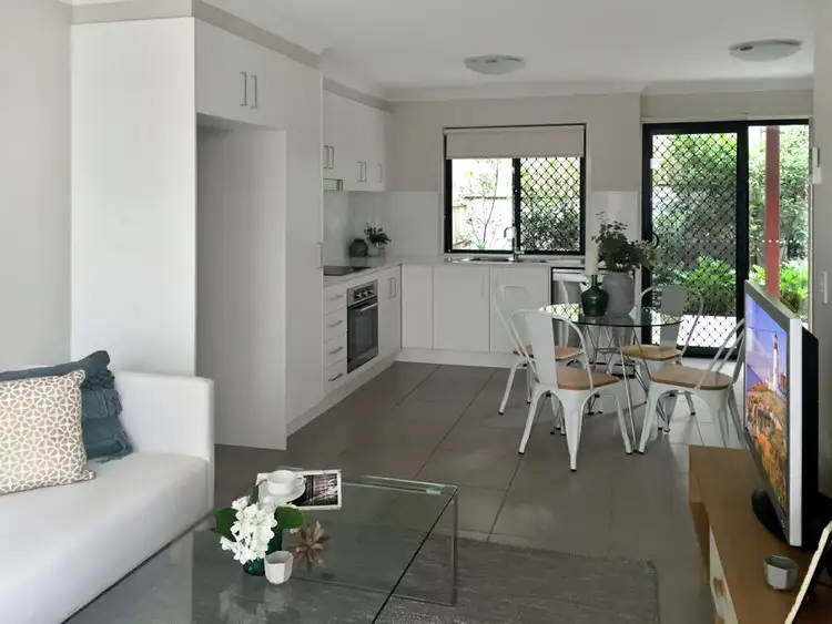 4/15 Rutland Street, Coorparoo QLD 4151