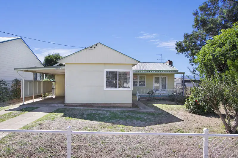 Main view of Homely house listing, 10 Cambridge Street, Tamworth NSW 2340