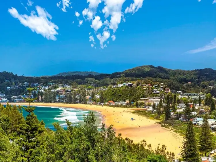 35 Coast Road, North Avoca NSW 2260