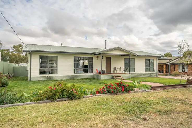 72 East Street, Uralla NSW 2358