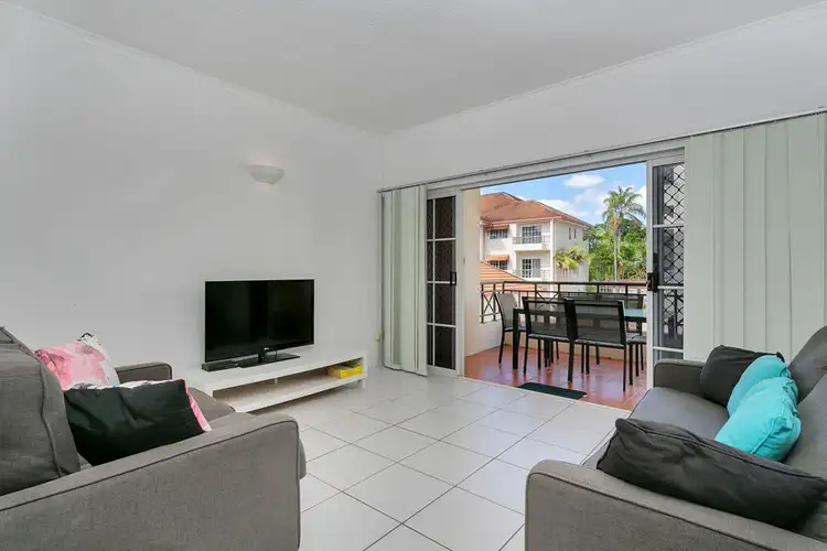 5 327 Lake Street, Cairns North QLD 4870