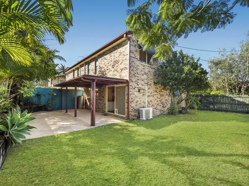 Main view of Homely townhouse listing, 1/9 Nicholson, Greenslopes QLD 4120