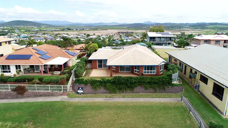 Second view of Homely house listing, 7 Limpet Place, Zilzie QLD 4710