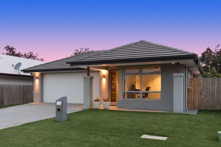 17 Lyrebird Crescent, Upper Kedron QLD 4055