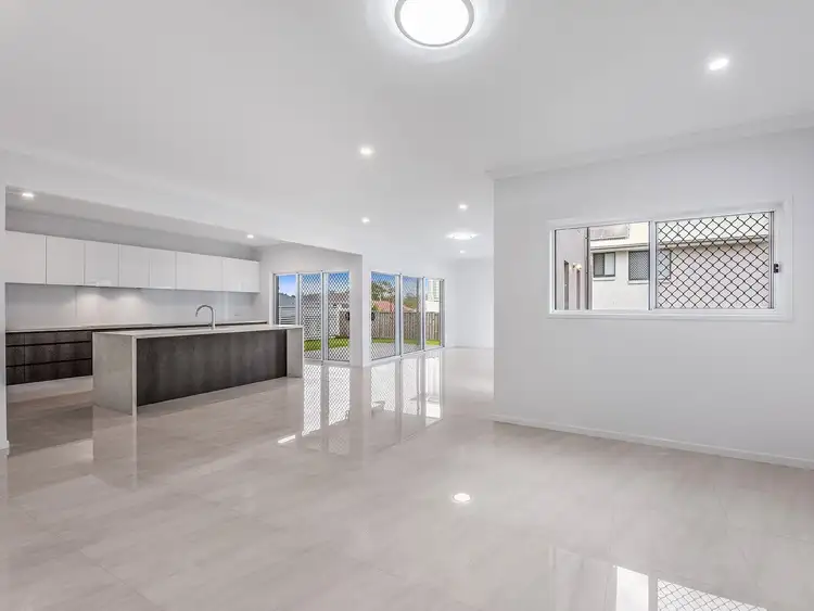 Fifth view of Homely house listing, 2 Regal Cl, Heathwood QLD 4110