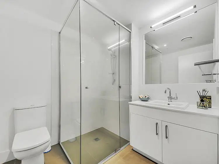 Sixth view of Homely unit listing, 21/70 Bay Tce, Wynnum QLD 4178