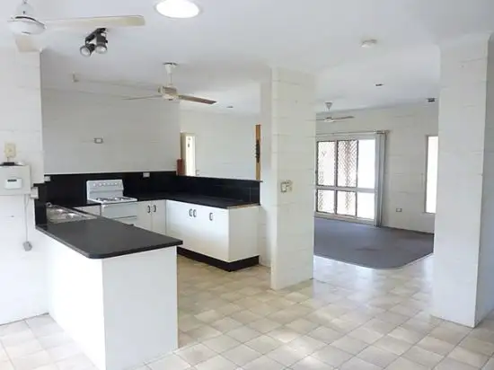 2 Malibu Close, White Rock QLD 4868