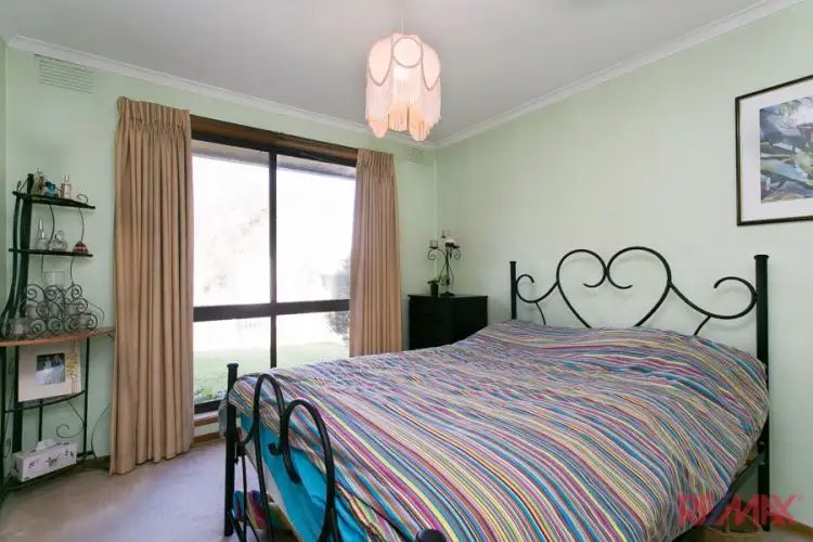 Fourth view of Homely house listing, 5 Allison Avenue, Eumemmerring VIC 3177