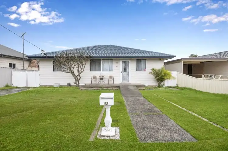 Main view of Homely house listing, 42 Woolana Avenue, Budgewoi NSW 2262