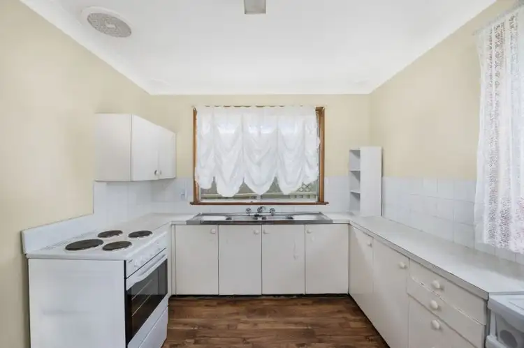 Fifth view of Homely house listing, 42 Woolana Avenue, Budgewoi NSW 2262
